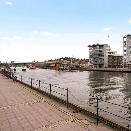 Apartment Long Og Sort Term Right In The Center Fredrikstad